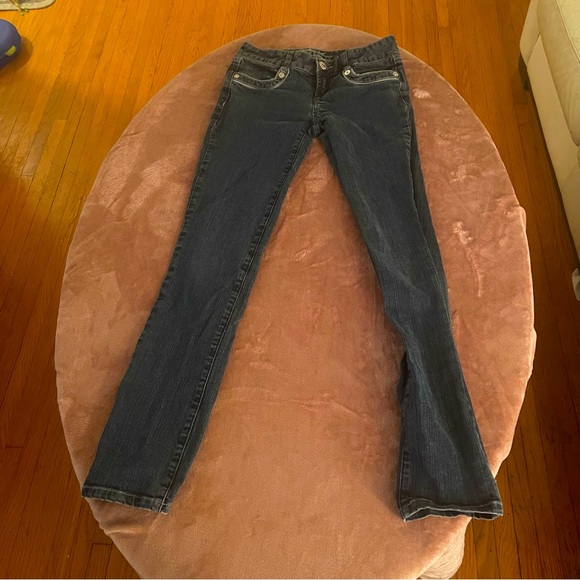 Guess blue jeans. - Picture 3 of 11